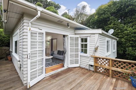 Photo of property in 54 Moana Road, Kelburn, Wellington, 6012