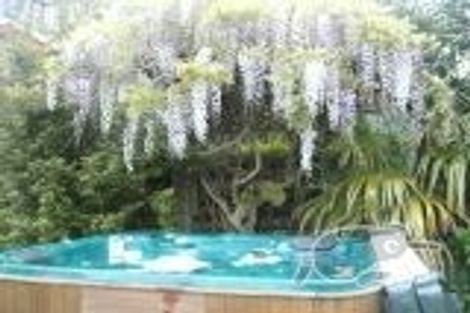 Photo of property in 2/901 East Coast Road, Northcross, Auckland, 0632