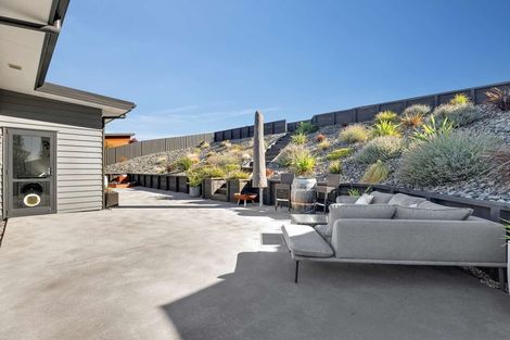 Photo of property in 71 Stratford Drive, Mount Pisa, Cromwell, 9383