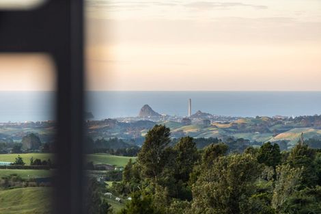 Photo of property in 1568 Carrington Road, Hurworth, New Plymouth, 4371