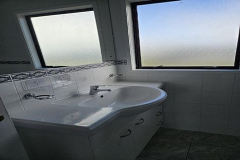 Photo of property in 1/95 Bond Crescent, Forrest Hill, Auckland, 0620