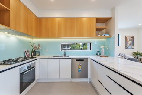 Photo of property in 28b Kereru Street, Henderson, Auckland, 0612
