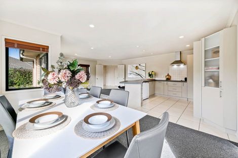 Photo of property in 35 Greig Place, Pukekohe, 2120