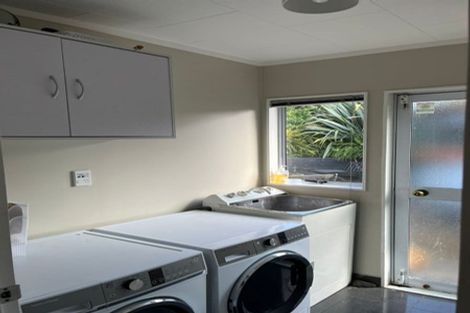 Photo of property in 24 Randwick Place, Randwick Park, Auckland, 2105