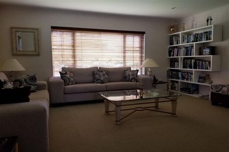 Photo of property in 14 Craigavon Drive, East Tamaki, Auckland, 2013