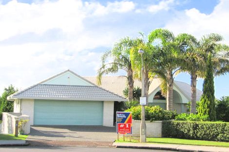 Photo of property in 10 Elgin Place, Red Beach, 0932