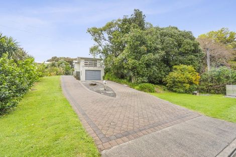 Photo of property in 66 Renown Road, Raumati South, Paraparaumu, 5032