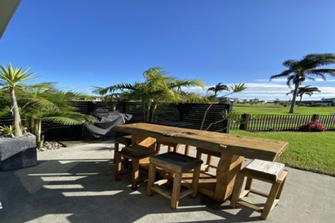 Photo of property in 10 Hoihere Drive, One Tree Point, 0118