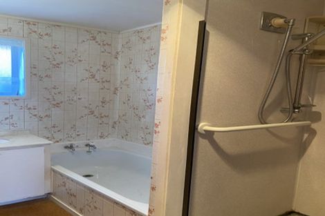 Photo of property in 1/6 Annette Avenue, Te Atatu South, Auckland, 0610