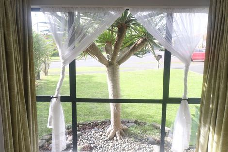 Photo of property in 23 Arlose Place, Westgate, Auckland, 0614