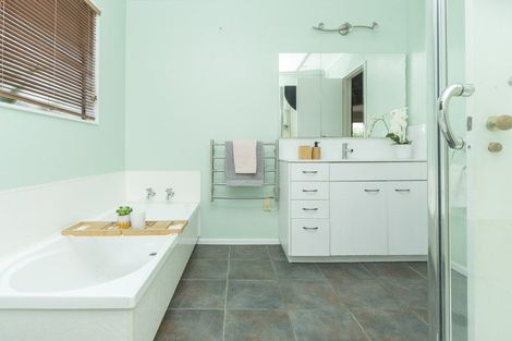 Photo of property in 6 Rogers Place, Fairview Downs, Hamilton, 3214