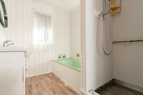 Photo of property in 69 Government Road, Raglan, 3225