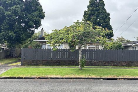 Photo of property in 17 Wallath Road, Westown, New Plymouth, 4310