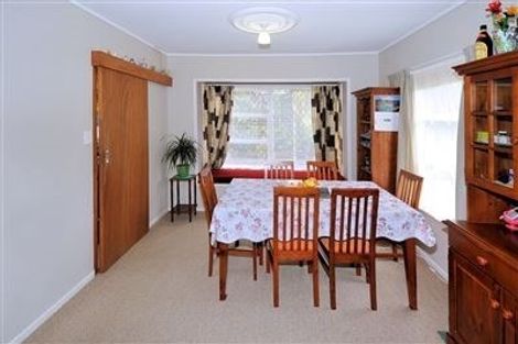 Photo of property in 1/15 Woodall Place, Totara Vale, Auckland, 0627