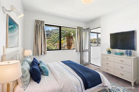 Photo of property in 15e Puriri Avenue, Orewa, 0931