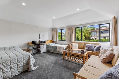 Photo of property in 3a Cron Avenue, Te Atatu South, Auckland, 0610