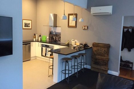 Photo of property in 203 Sutherland Road, Lyall Bay, Wellington, 6022