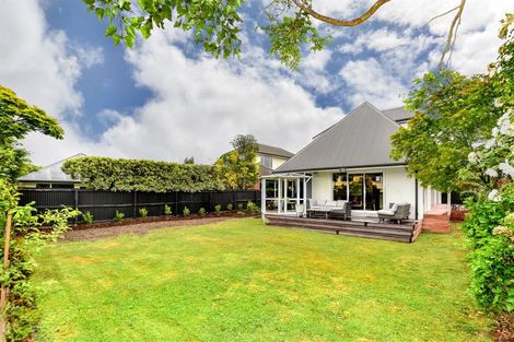Photo of property in 20 Hampton Place, Burnside, Christchurch, 8053