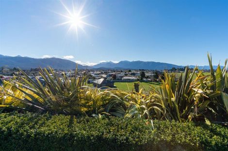 Photo of property in 12 Tawera Place, Te Anau, 9679