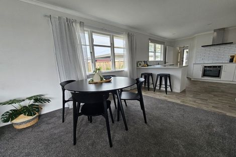 Photo of property in 24 Winchester Street, Levin, 5510