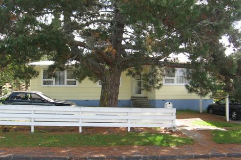 Photo of property in 21 Sarona Avenue, Glen Eden, Auckland, 0602