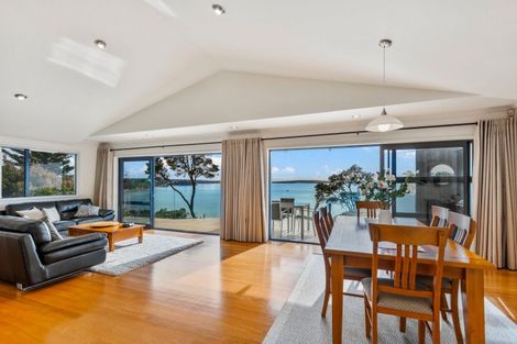 Photo of property in 30 Cliff Road, Torbay, Auckland, 0630