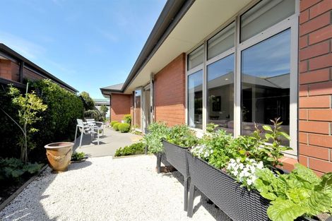 Photo of property in 2/36 Tuckers Road, Redwood, Christchurch, 8051