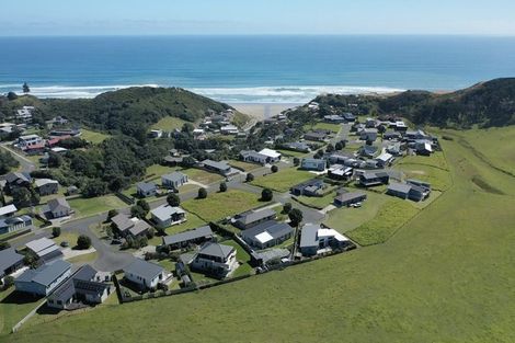 Photo of property in 2 Pipi Place, Baylys Beach, 0377