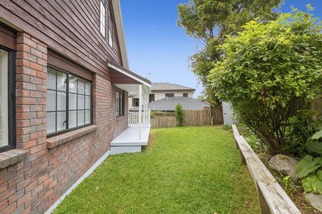 Photo of property in 9 St Lucia Place, Unsworth Heights, Auckland, 0632