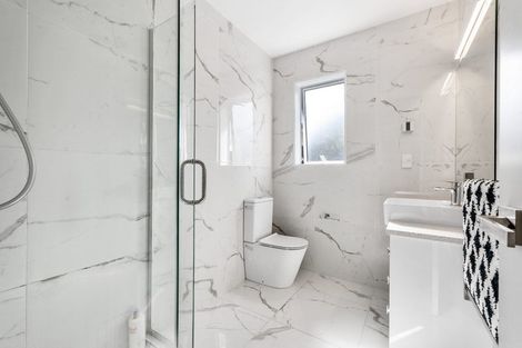 Photo of property in 17 Walter Ruddock Avenue, Kumeu, 0810