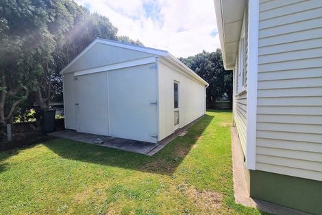 Photo of property in 20 Dieffenbach Street, Opunake, 4616