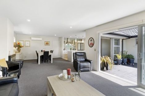 Photo of property in 20 Strowan Road, Strowan, Christchurch, 8052