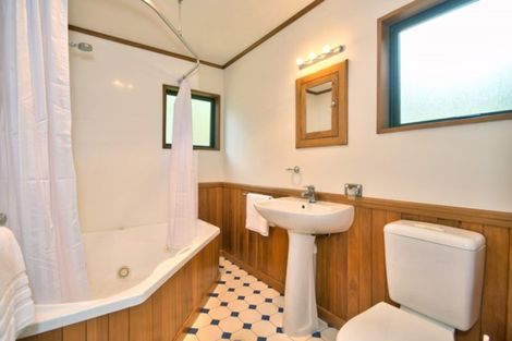 Photo of property in 237 Fernhill Road, Sunshine Bay, Queenstown, 9300