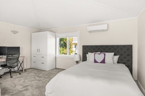 Photo of property in 8 Emerald Hill, Havelock North, 4130