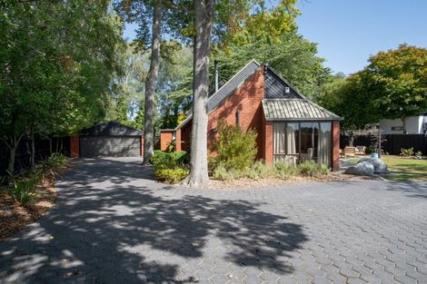 Photo of property in 105 Gardiners Road, Harewood, Christchurch, 8051