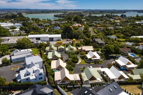 Photo of property in 9/34 Waipuia Place, Greenhithe, Auckland, 0632