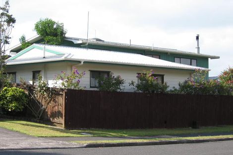 Photo of property in 1 Newstead Avenue, Browns Bay, Auckland, 0630
