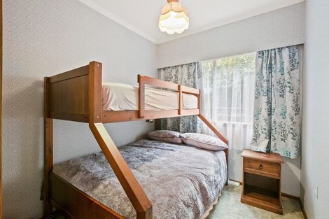 Photo of property in 11 Findlay Street, Moturoa, New Plymouth, 4310