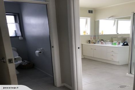 Photo of property in 236 Forrest Hill Road, Forrest Hill, Auckland, 0620