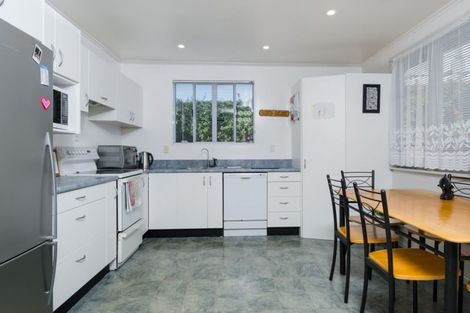 Photo of property in 183 Waimumu Road, Massey, Auckland, 0614