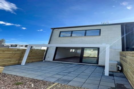 Photo of property in 19 Whanui Place, Mangere Bridge, Auckland, 2022