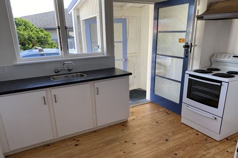 Photo of property in 6b Empire Road, Orewa, 0931