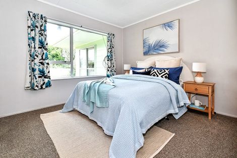 Photo of property in 10 Seaview Rise, Waiuku, 2123