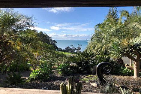 Photo of property in 12 Chelverton Terrace, Red Beach, 0932