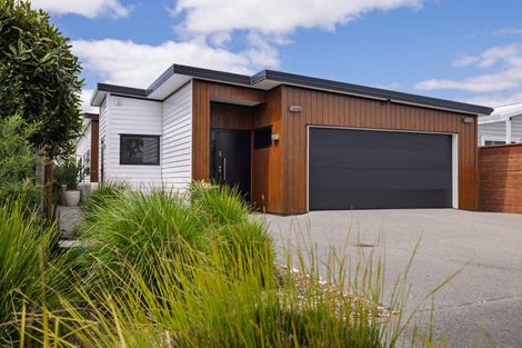 Photo of property in 33 Coast Boulevard, Papamoa Beach, Papamoa, 3118