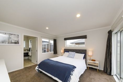 Photo of property in 92 Rosalie Terrace, Kelvin Grove, Palmerston North, 4414
