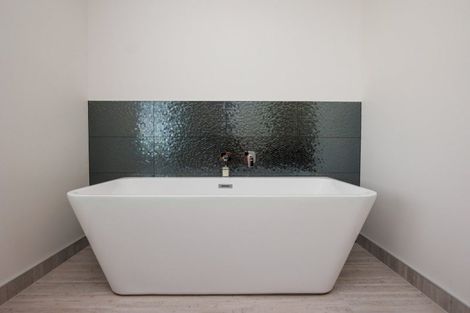 Photo of property in 33 Hartwell Drive, Kelvin Grove, Palmerston North, 4470