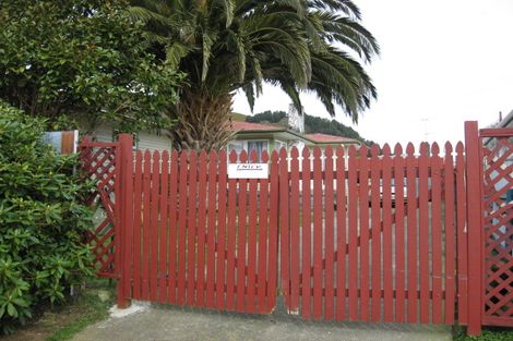 Photo of property in 55 Russell Road, Wainuiomata, Lower Hutt, 5014