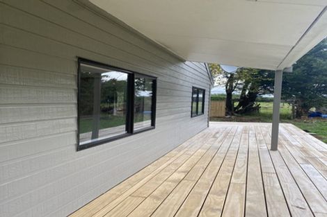 Photo of property in 378 Tararua Road, Levin, 5571