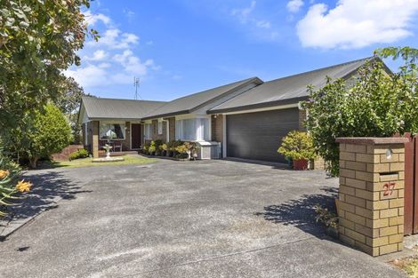 Photo of property in 27 Brookesmith Drive, Waiuku, 2123